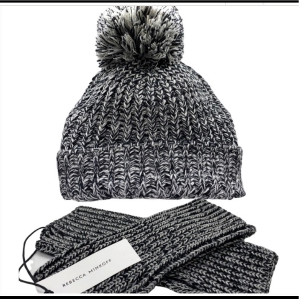 Women’s Black Beanie Hat w/ Arm Warmers